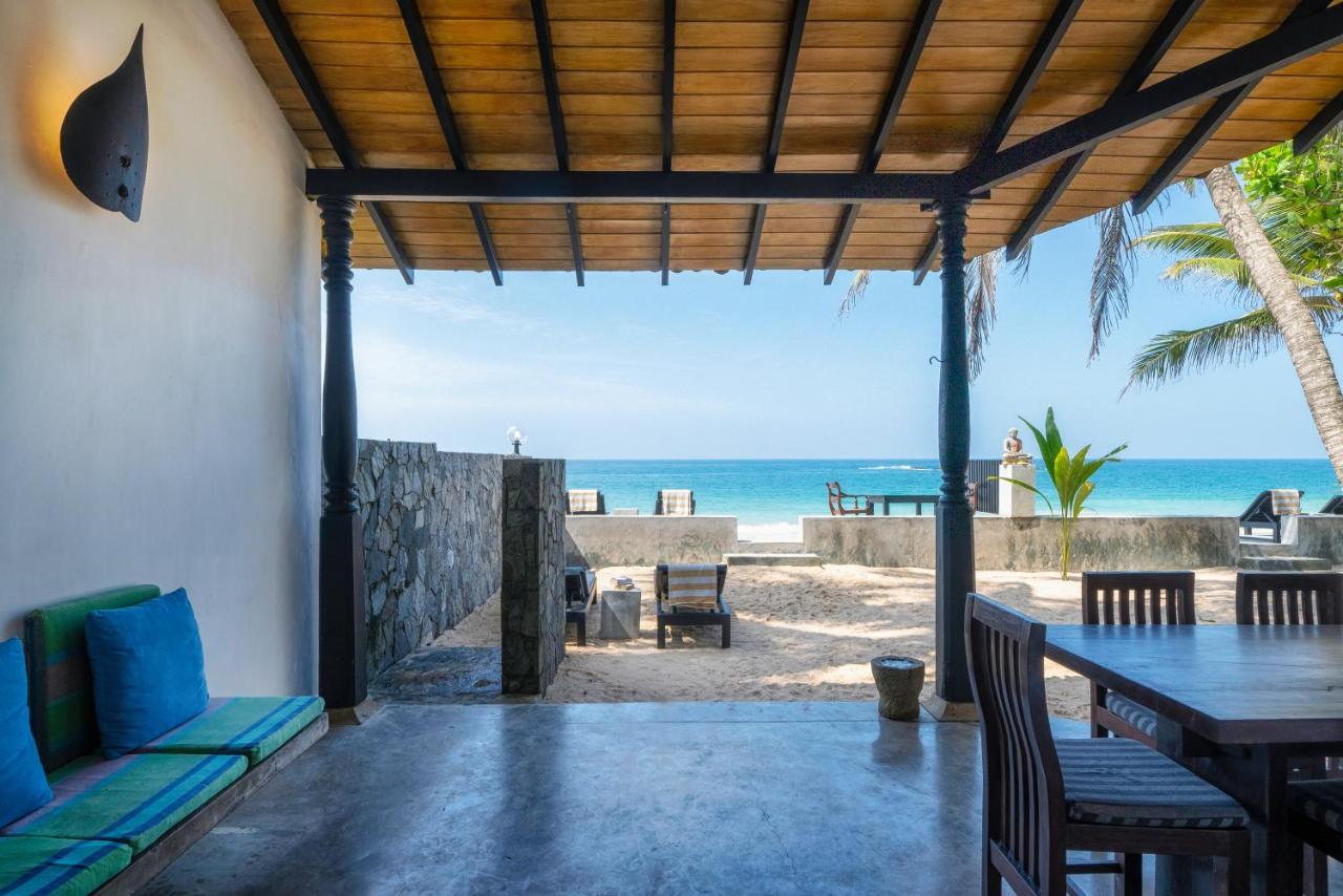 Blue Parrot Beach Villa Ambalangoda  Exterior photo