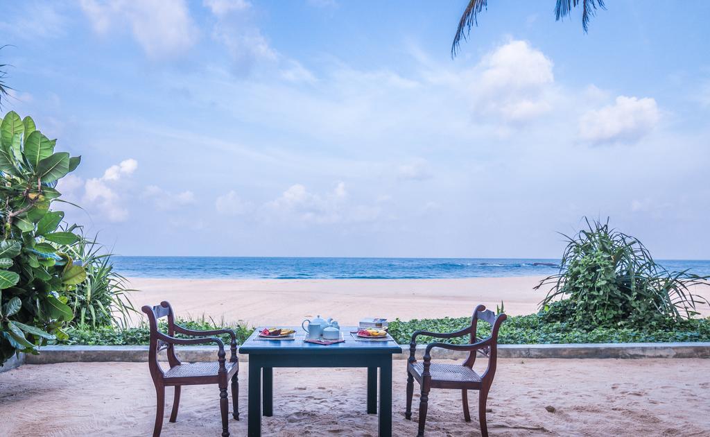 Blue Parrot Beach Villa Ambalangoda  Exterior photo