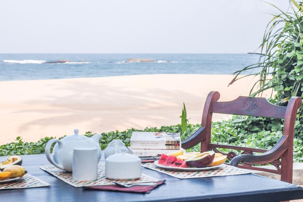 Blue Parrot Beach Villa Ambalangoda  Exterior photo