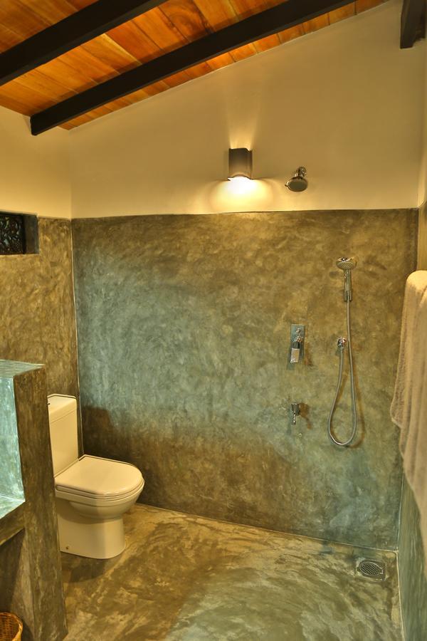 Blue Parrot Beach Villa Ambalangoda  Exterior photo