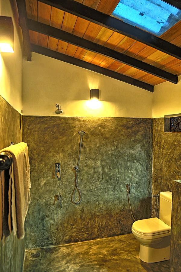 Blue Parrot Beach Villa Ambalangoda  Exterior photo