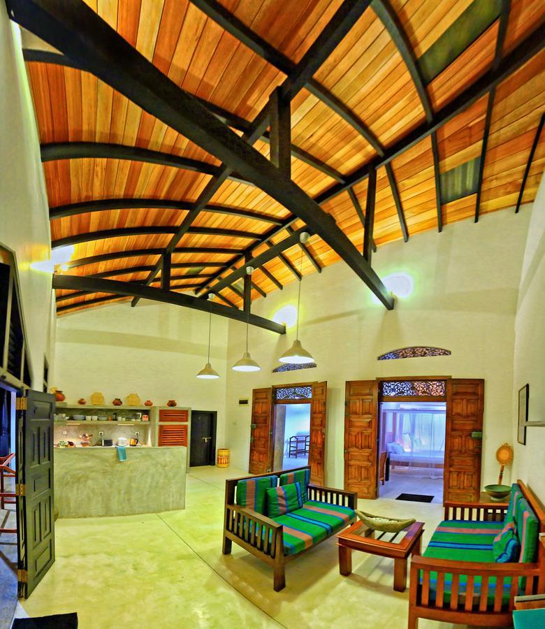 Blue Parrot Beach Villa Ambalangoda  Exterior photo