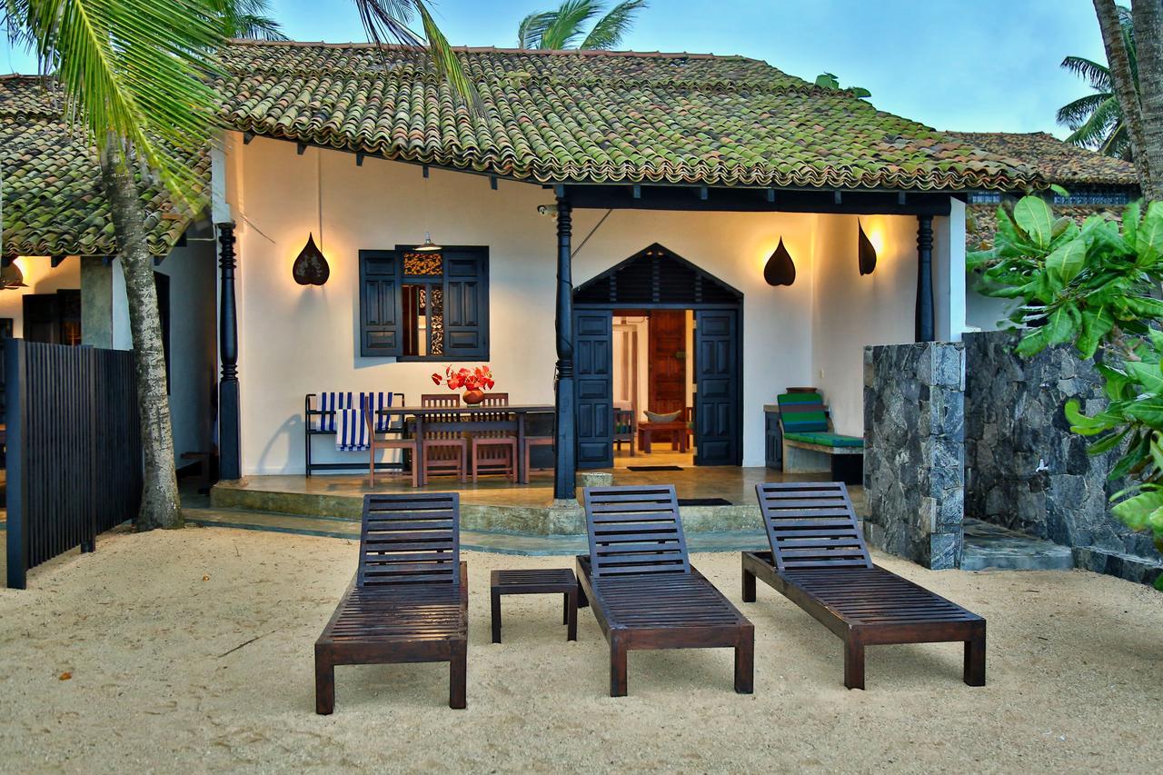 Blue Parrot Beach Villa Ambalangoda  Exterior photo