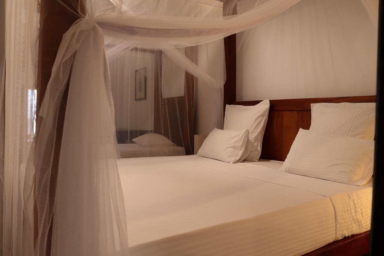 Blue Parrot Beach Villa Ambalangoda  Exterior photo